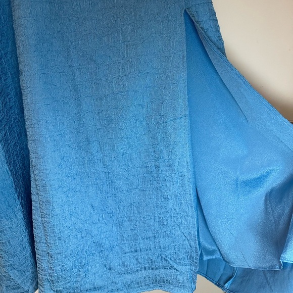 NWT ASTR the Label Crinkle Shoulder Midi Dress Blue Size M - Picture 5 of 12